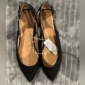 NWT Old Navy Pointed-Toe Ballet Flats 🖤